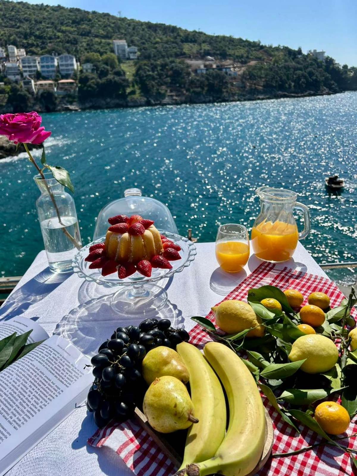 Hotel Victoria Бар Экстерьер фото